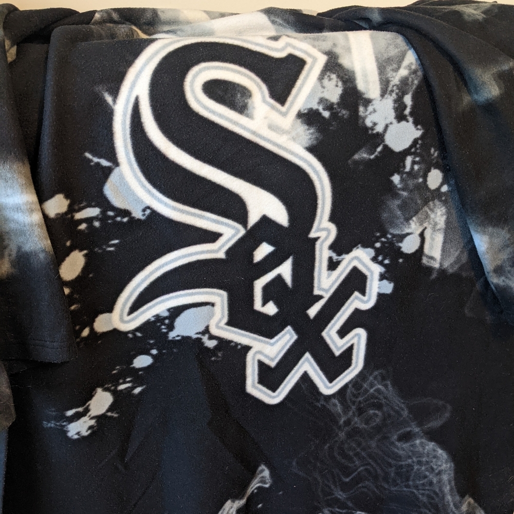 White Sox Northwest snuggie